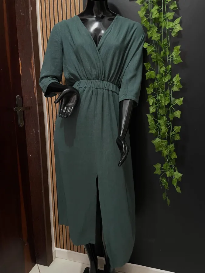 Vestido midi verde transpassado