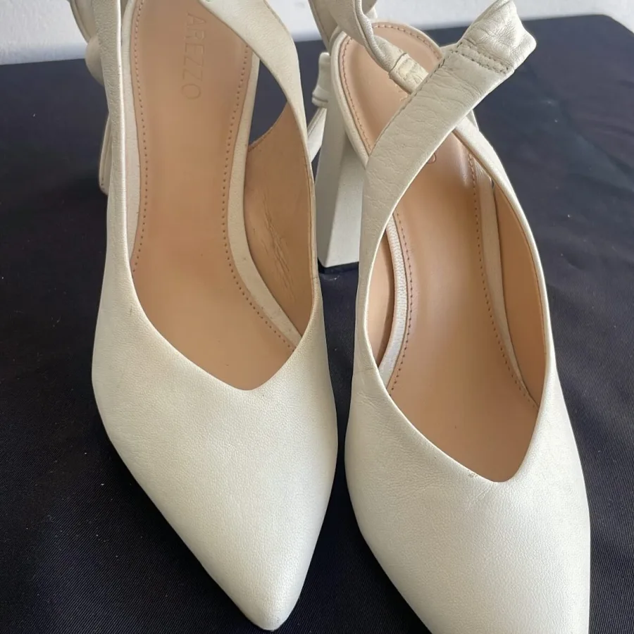 Sapato Arezzo off white